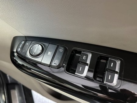 2020 Kia Sportage - photo 21