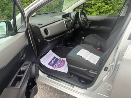 2012 Toyota Yaris - photo 11