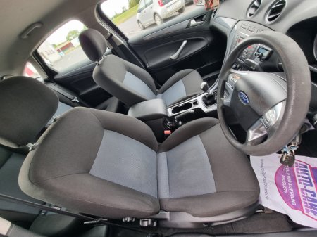 2014 Ford Mondeo - photo 25