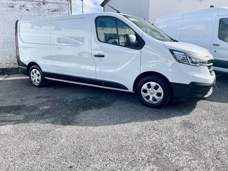 2023 Renault Trafic - photo 2