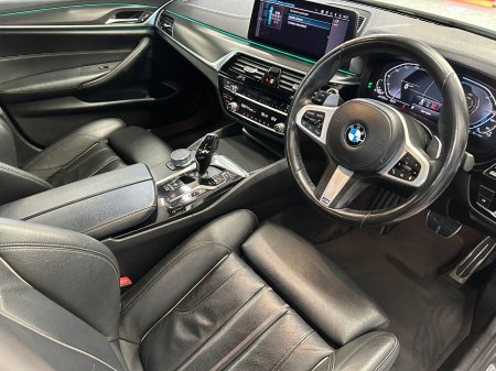 2021 BMW 5-Series - photo 18