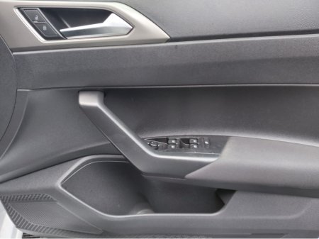 2020 Volkswagen Polo - photo 16