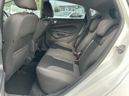 2015 Ford Fiesta - photo 16