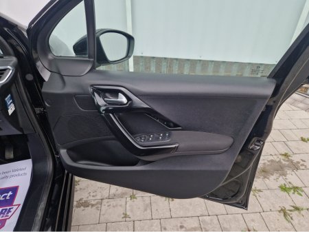 2017 Peugeot 208 - photo 14