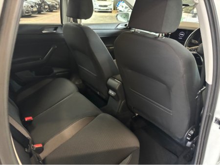 2025 Volkswagen Polo - photo 2