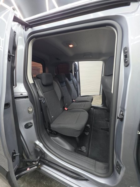 2019 Peugeot Rifter - photo 16