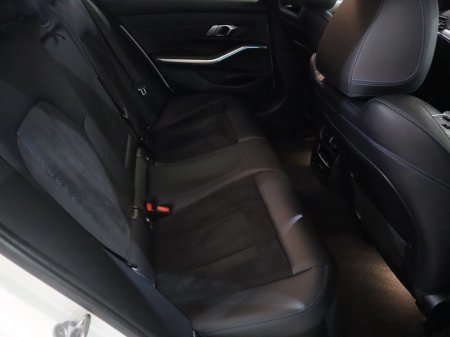 2023 BMW 3-Series - photo 26
