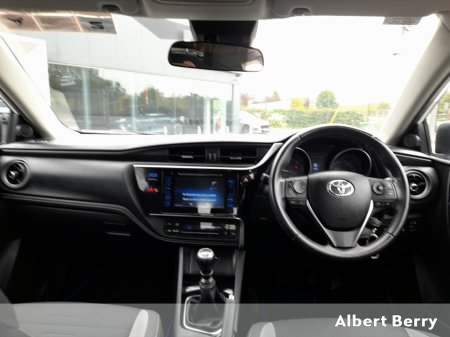 2017 Toyota Auris - photo 8