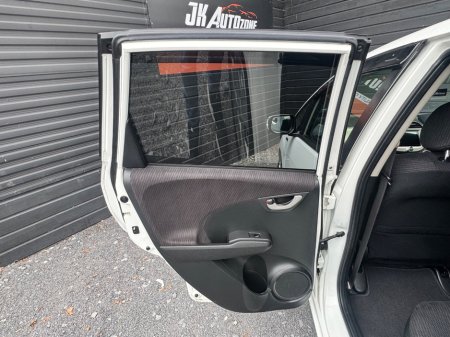 2013 Honda Fit - photo 16