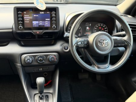 2022 Toyota Yaris - photo 9