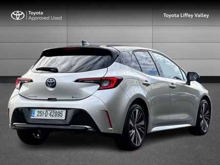 2025 Toyota Corolla - photo 2