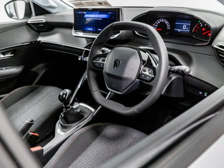 2026 Peugeot 208 - photo 2