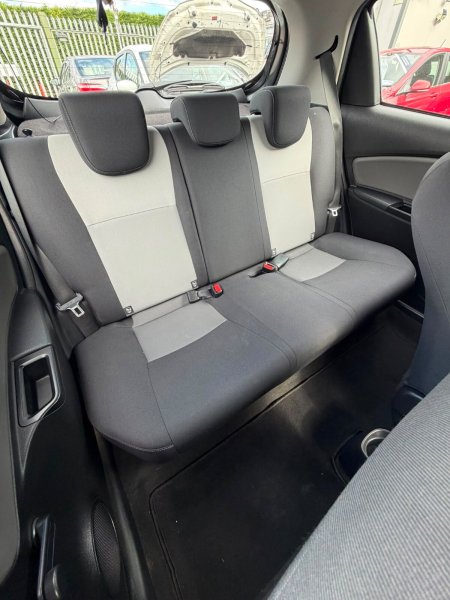 2019 Toyota Yaris - photo 8