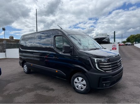 2027 Nissan Interstar - photo 3