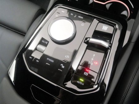 2026 BMW 5-Series - photo 10