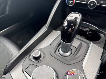 2017 Alfa Romeo Giulia - photo 17