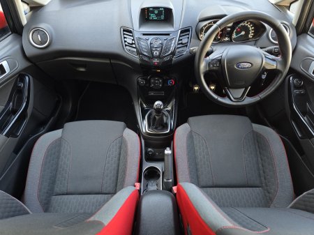 2015 Ford Fiesta - photo 3