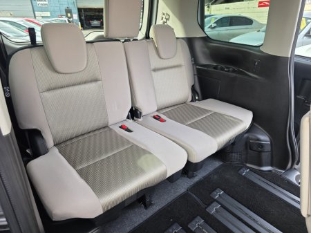 2017 Nissan Serena - photo 13