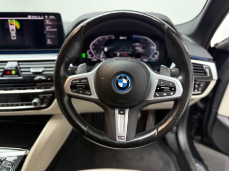 2022 BMW 5-Series - photo 21
