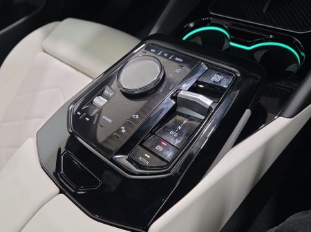 2026 BMW 5-Series - photo 10