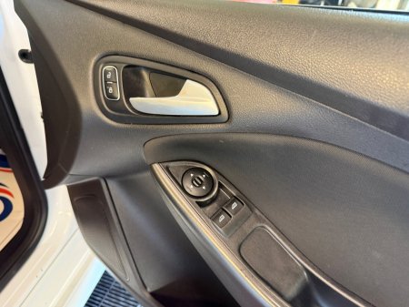 2015 Ford Focus - photo 11