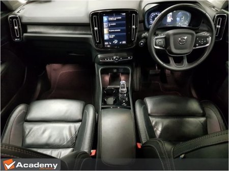 2023 Volvo XC40 - photo 2