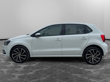 2017 Volkswagen Polo - photo 2