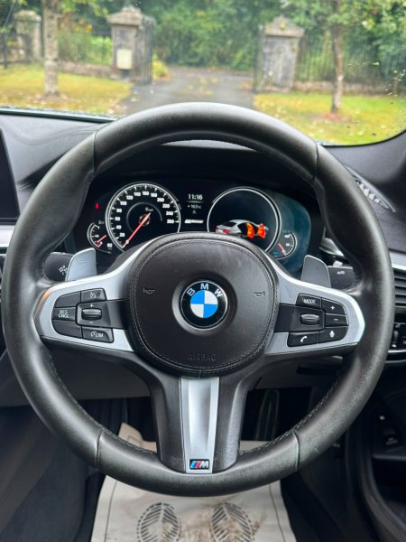 2017 BMW 5-Series - photo 25