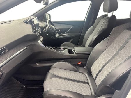2023 Peugeot 3008 - photo 2