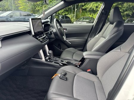 2025 Toyota Corolla - photo 6