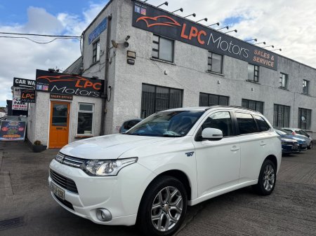 2015 Mitsubishi Outlander PHEV Intense+
