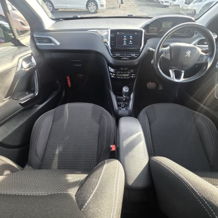 2018 Peugeot 208 - photo 17