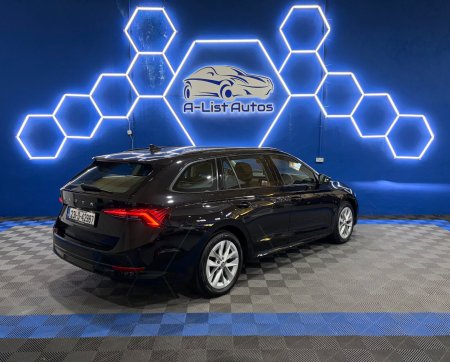 2023 Skoda Octavia - photo 3