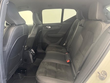 2022 Volvo XC40 - photo 7
