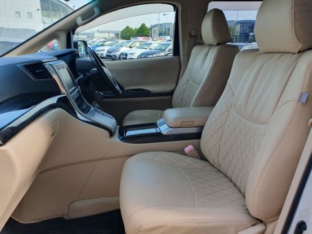 2013 Toyota Alphard - photo 18