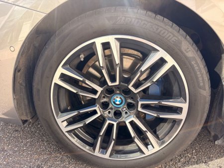 2024 BMW 5-Series - photo 11