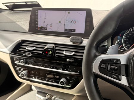 2017 BMW 5-Series - photo 18