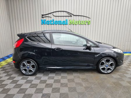 2014 Ford Fiesta - photo 2