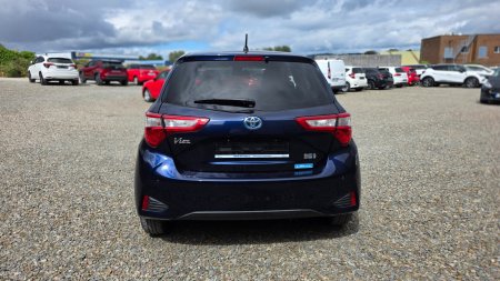 2018 Toyota Vitz - photo 7