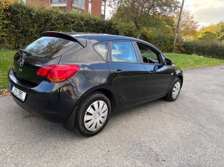 2011 Opel Astra - photo 3