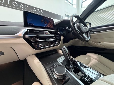 2022 BMW 5-Series - photo 14