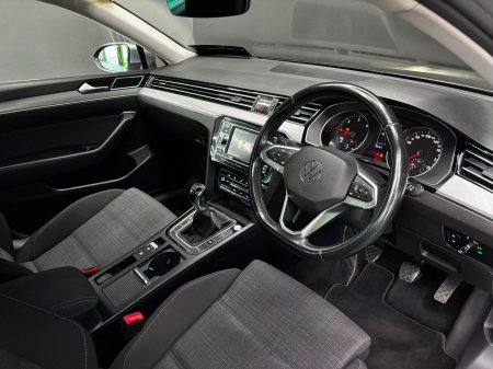 2022 Volkswagen Passat - photo 18