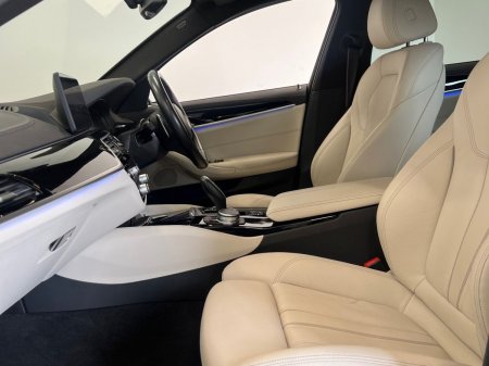 2022 BMW 5-Series - photo 12
