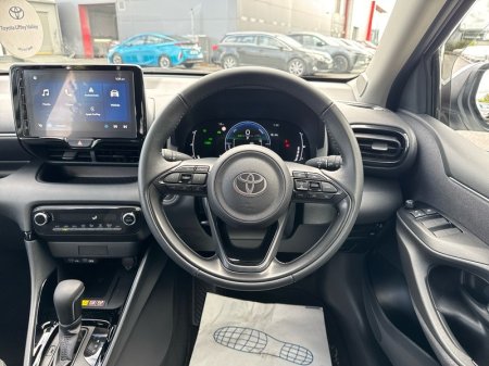 2025 Toyota Yaris - photo 9