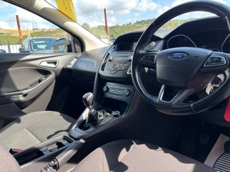 2015 Ford Focus - photo 16