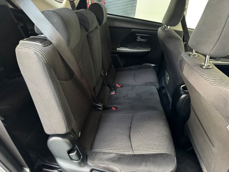 2016 Toyota Prius - photo 16