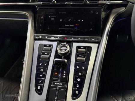 2025 Aston Martin DB12 - photo 26
