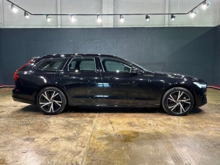 2023 Volvo V90 - photo 2