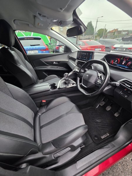 2022 Peugeot 5008 - photo 2