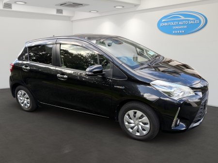 2018 Toyota Vitz - photo 2
